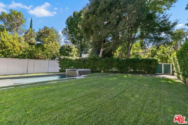 Building Photo - 14917 Valley Vista Blvd