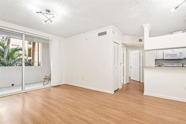 Building Photo - 17150 N Bay Rd