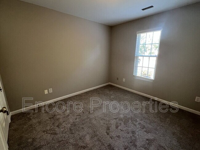 Building Photo - 108 Braxberry Way