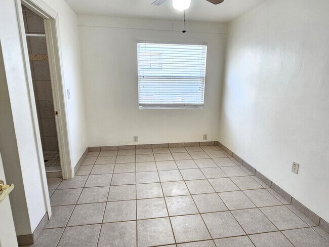 Building Photo - Annual Unfurnished 3 Bedroom 2 Bathroom Home in Nokomis!