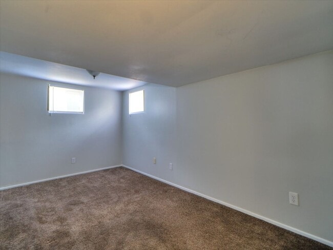 Building Photo - 1066 E Emerson Ave