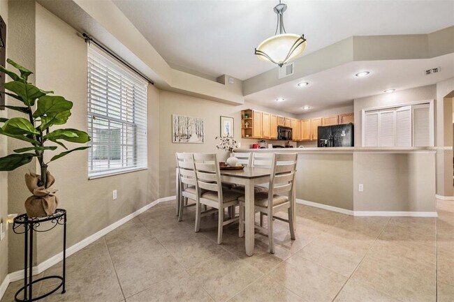 Building Photo - 1827 Hammocks Ave