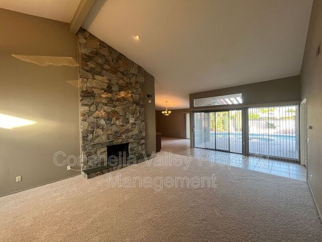 Building Photo - 36532 Vía Abeja