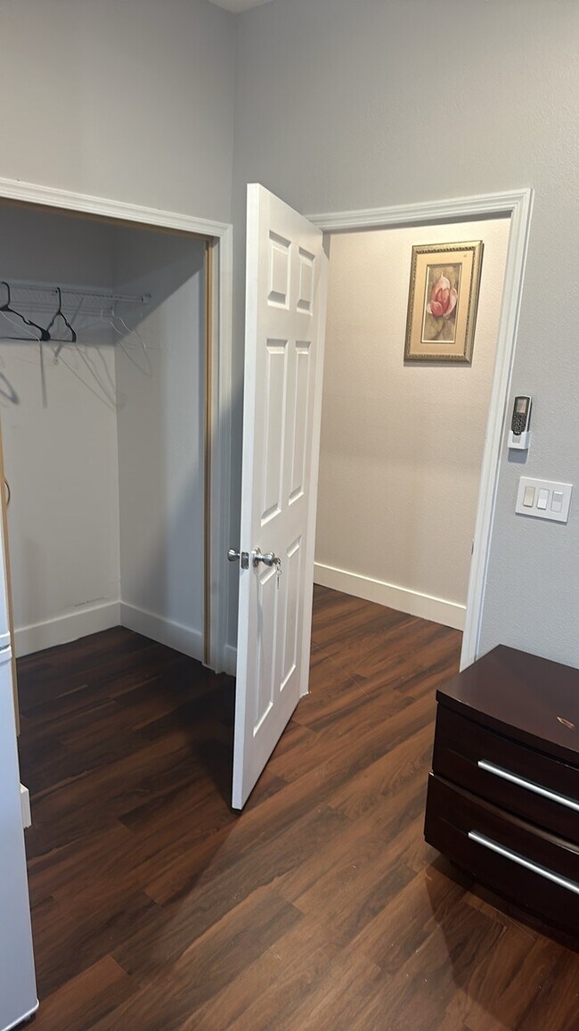 Building Photo - 2525 Isabela Terrace