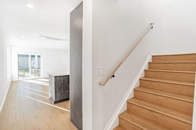 Building Photo - 1717 Ingalls St