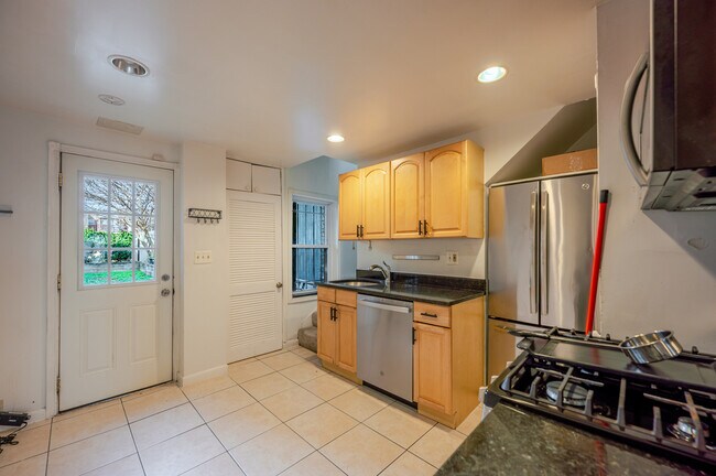 Building Photo - 21 17th St SE