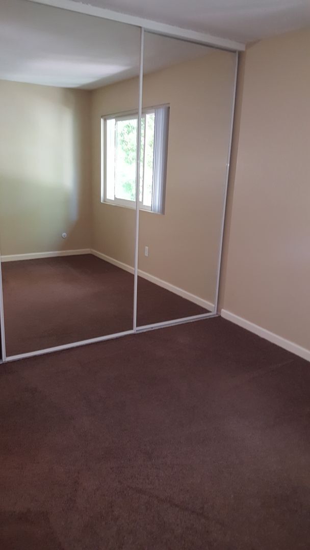 Building Photo - Condo close to Cameron YMCA & Town Square ...