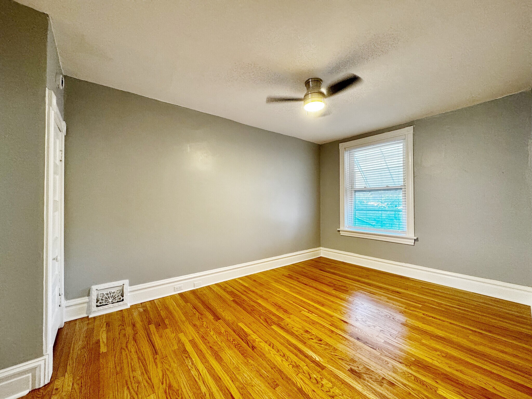 bedroom 2 - 3808 Fairview Ave