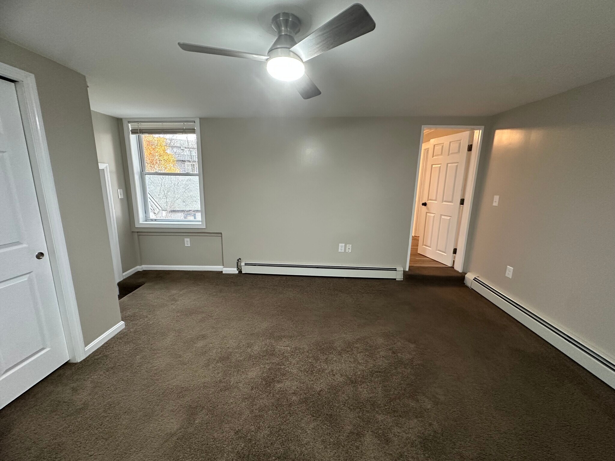 Building Photo - 17 Central St