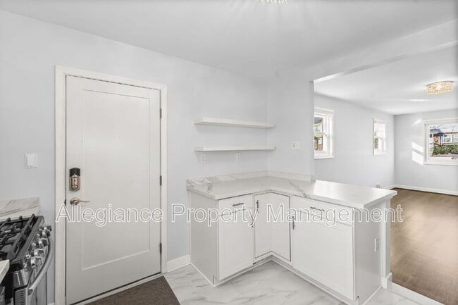 Building Photo - 3918 Usher Ave