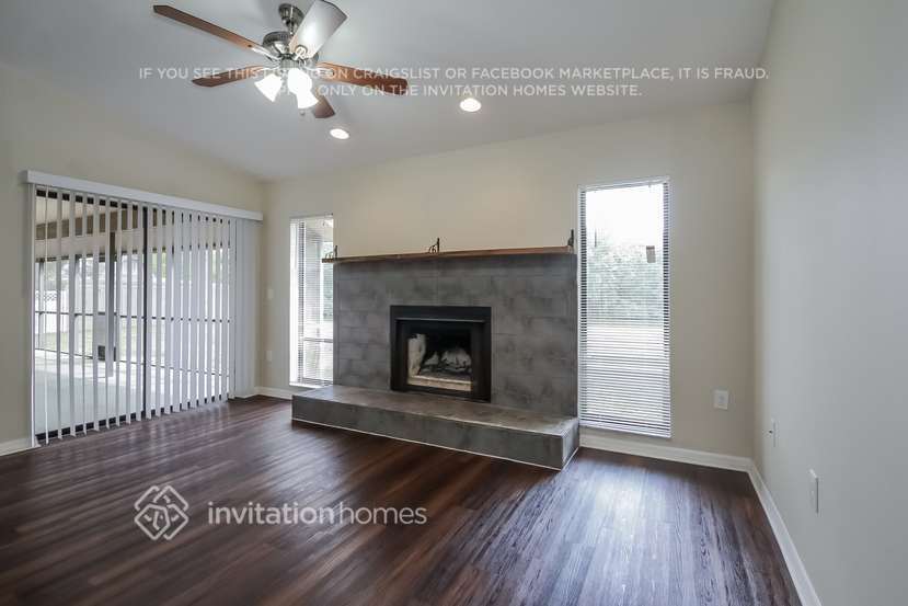 Building Photo - 8907 68th Ave E