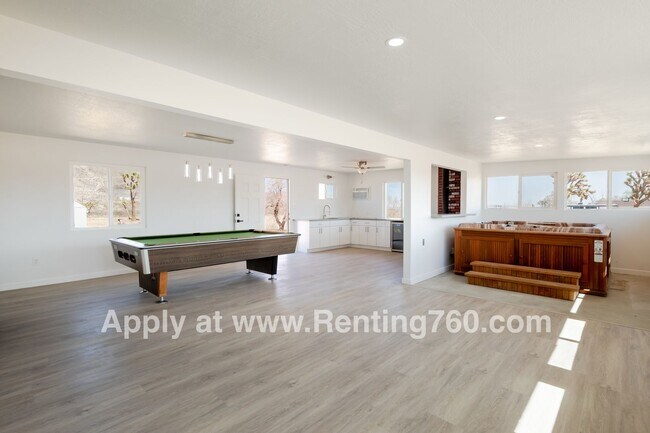Building Photo - Modern Comfort in Scenic Landers