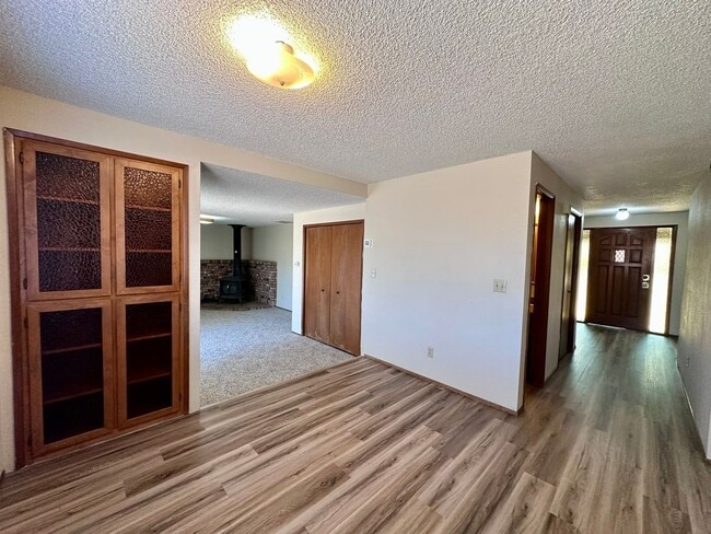 Building Photo - 970 S 55th Pl