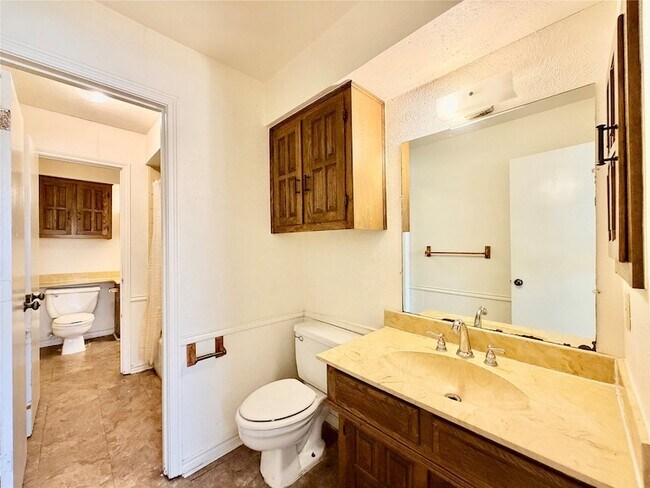 Building Photo - 1416 Sandy Creek Dr