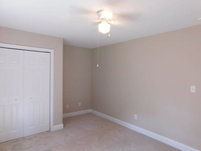 Building Photo - Beautiful Family Home