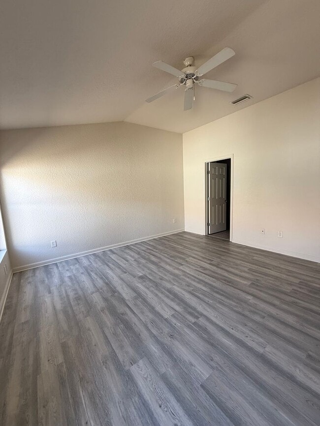 Building Photo - 4095 SW 51st Ct