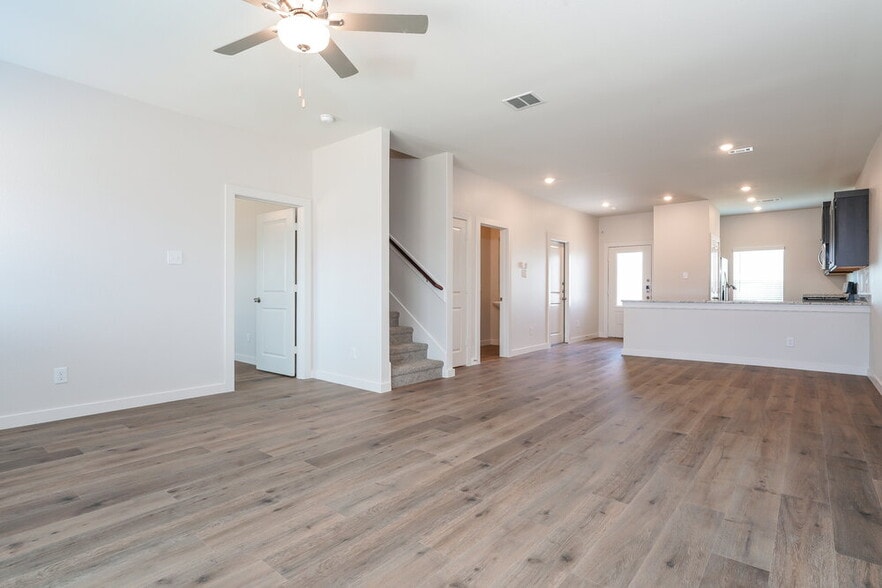 Building Photo - 1545 Harvester Dr