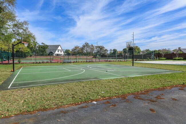 Building Photo - Avalon Park at Turtle Creek 3 bedroom home