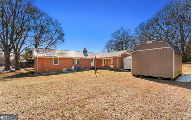 Building Photo - 173 Madison St