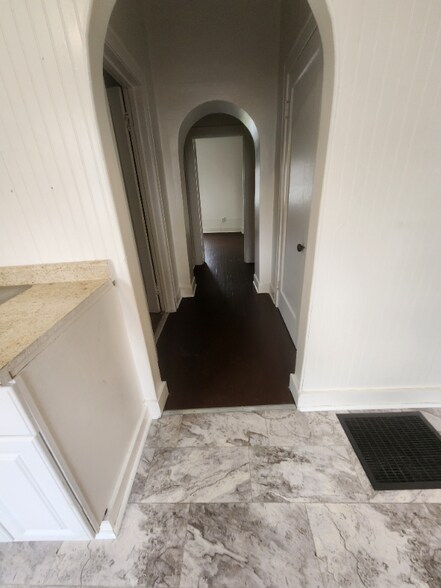 Building Photo - 516 New St