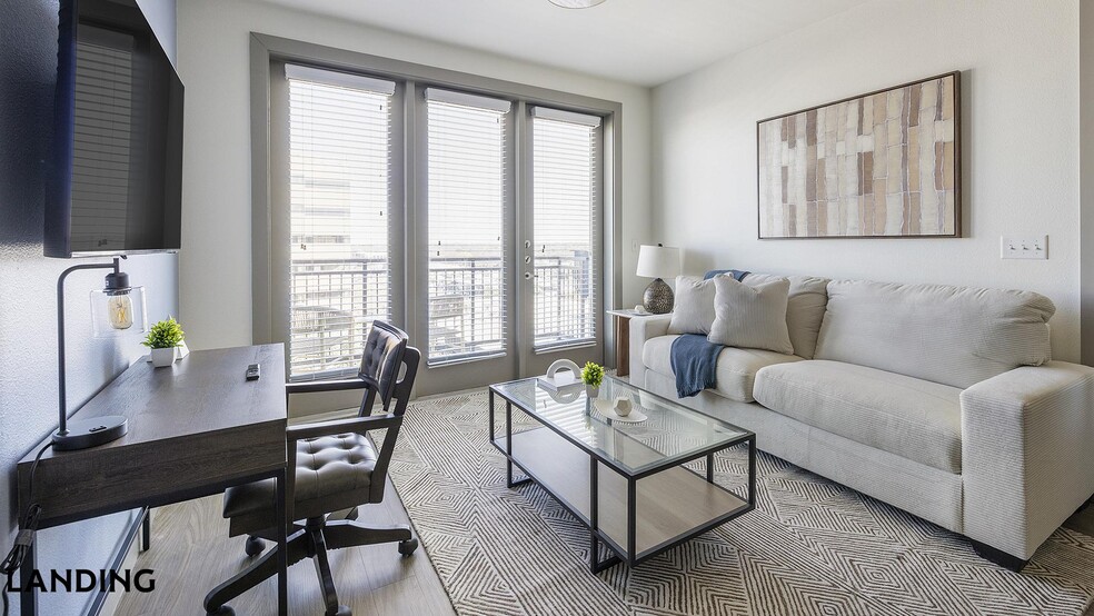 Building Photo - 101 S Center St