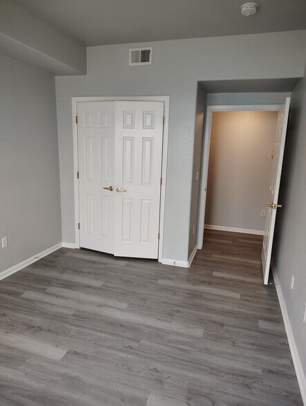 Building Photo - 15700 E Jamison Dr