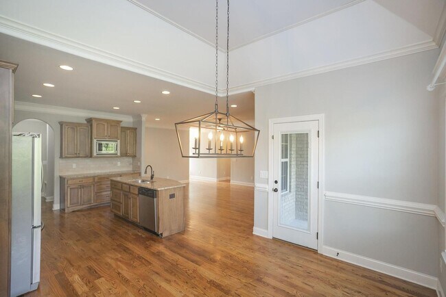 Building Photo - 7002 Brindle Ridge Way