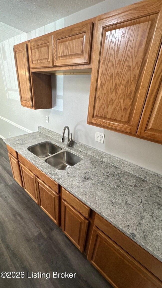 Building Photo - 6512 Six Mile Ln