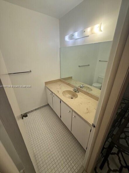 Building Photo - 9106 Limetree Ln