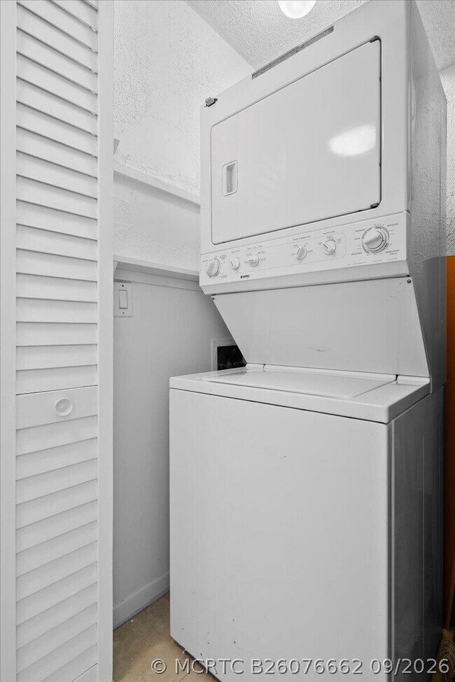 Building Photo - 5200 N Flagler Dr