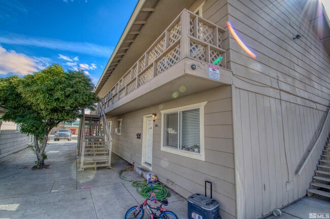 Building Photo - 264 W Park St