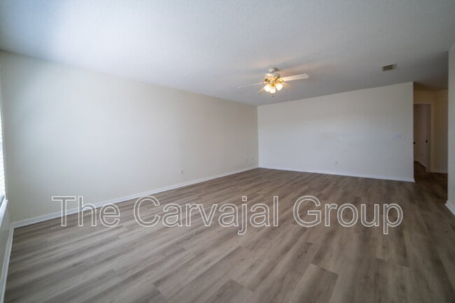 Building Photo - 1215 Kempton Chase Pkwy