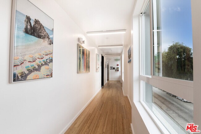 Building Photo - 321 S Fickett St