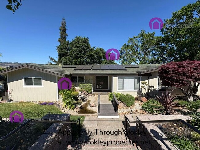 Building Photo - 790 Solana Dr