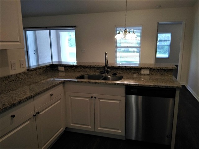Building Photo - 1443 Baythorn Dr