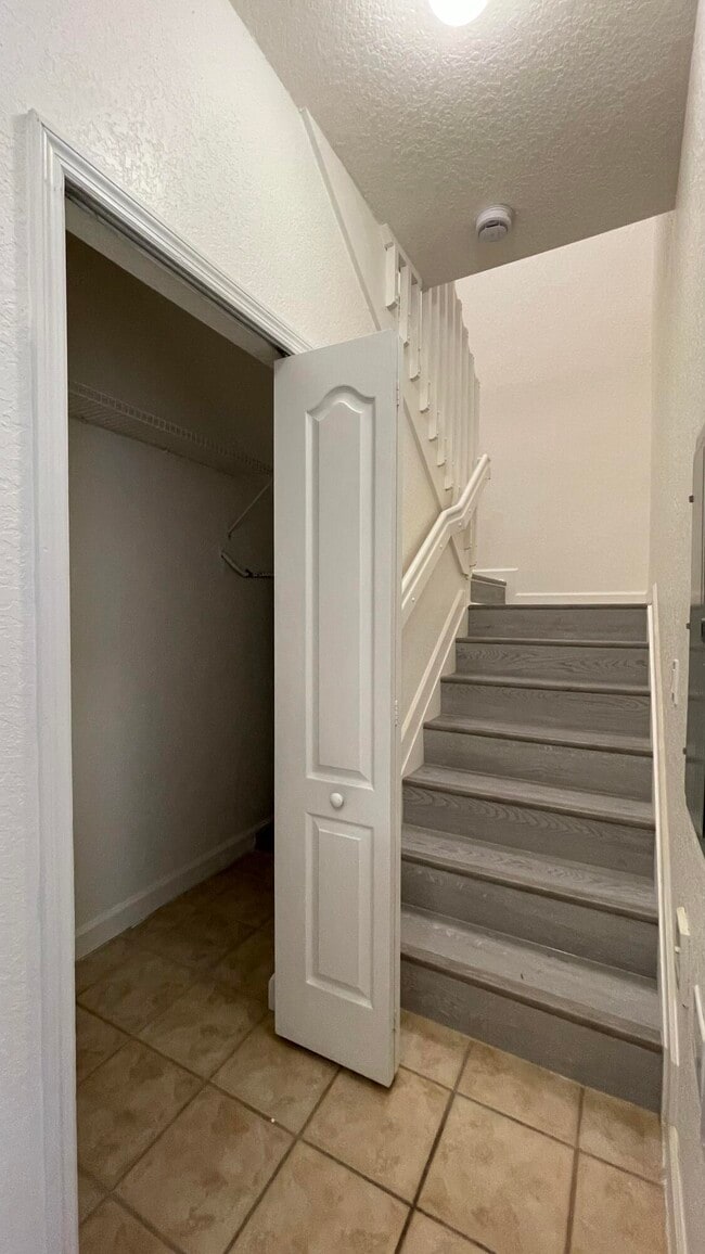 Building Photo - 1119 Shoma Dr