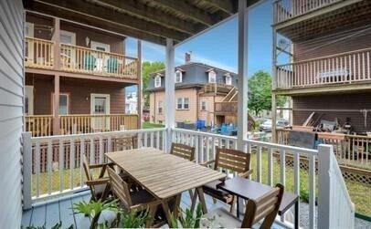 Building Photo - 6 Raven St