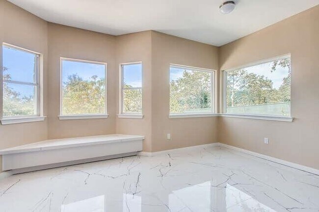 Building Photo - 400 Canyon Rim Dr