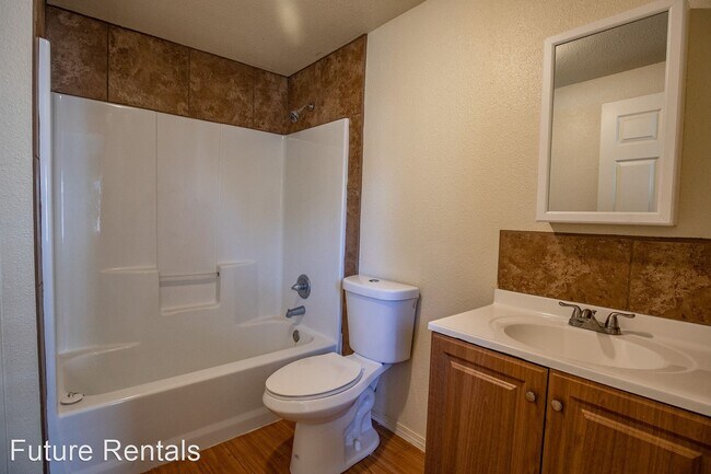 Building Photo - 3 br, 2 bath House - 1010 Dexter