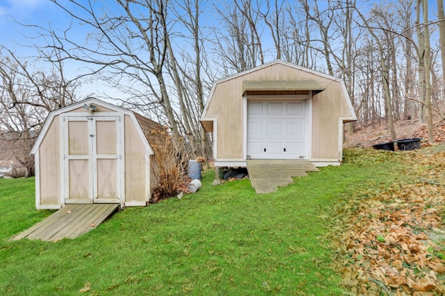 Building Photo - Family-Friendly 4-Bed Home with Pet-Friendly Yard and Pool in a Quiet Neighborhood