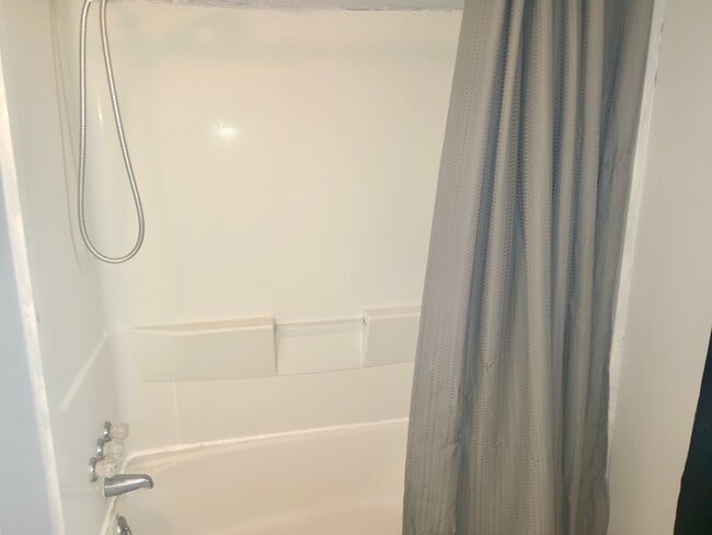 Building Photo - 227 S Main St