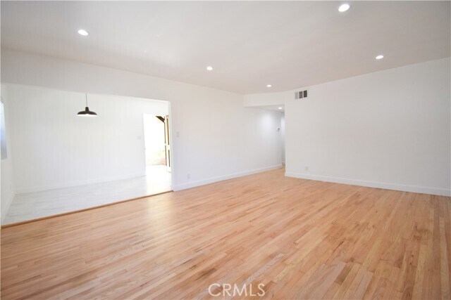 Building Photo - 1570 N Verdugo Rd