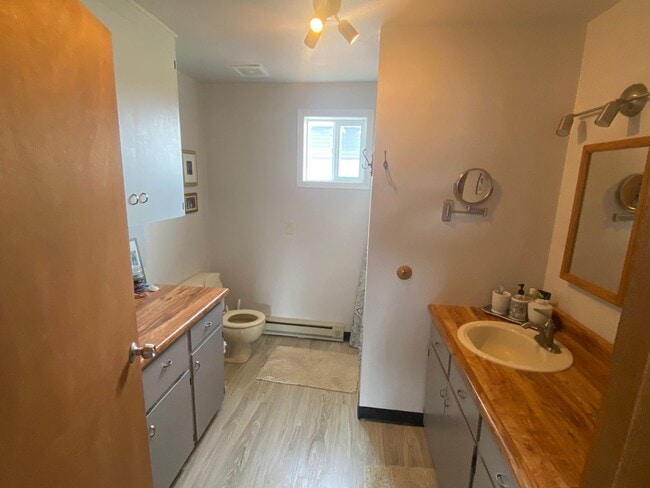 Building Photo - Ocean Park 2-Story Home, Deck with Views, Separate Living Spaces