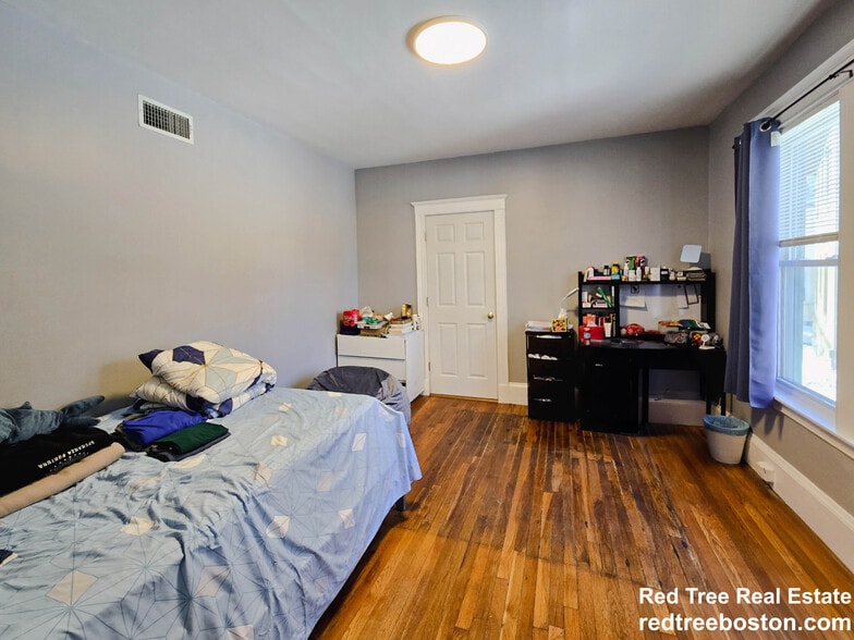 Building Photo - 299 Chestnut Ave