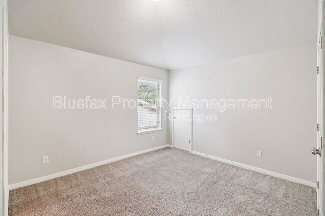 Building Photo - 13840 Tribeca