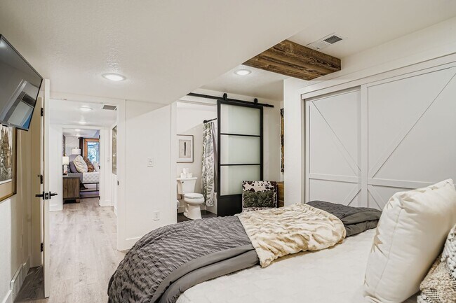 Building Photo - 13203 S Wamblee Valley Rd