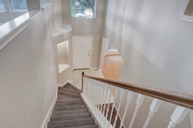 Building Photo - 3924 Highland Vale Ct