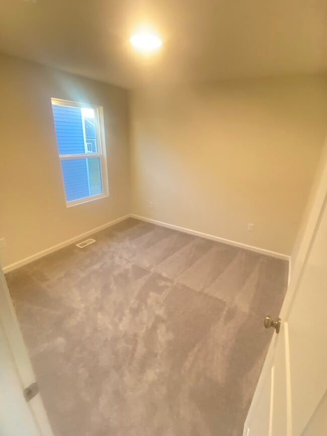 Building Photo - 3872 Riverstone Dr