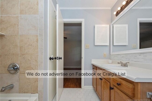 Building Photo - Farmington - Butterwood Circle