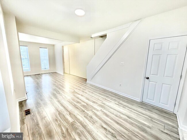 Building Photo - 2000 McHenry St